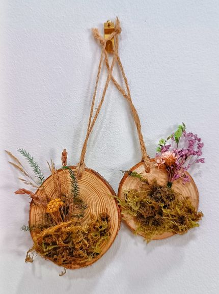 Colgadores de Rodaja de Madera con Flores