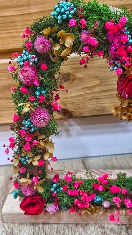 Corazón de Madera con Flores Preservadas
